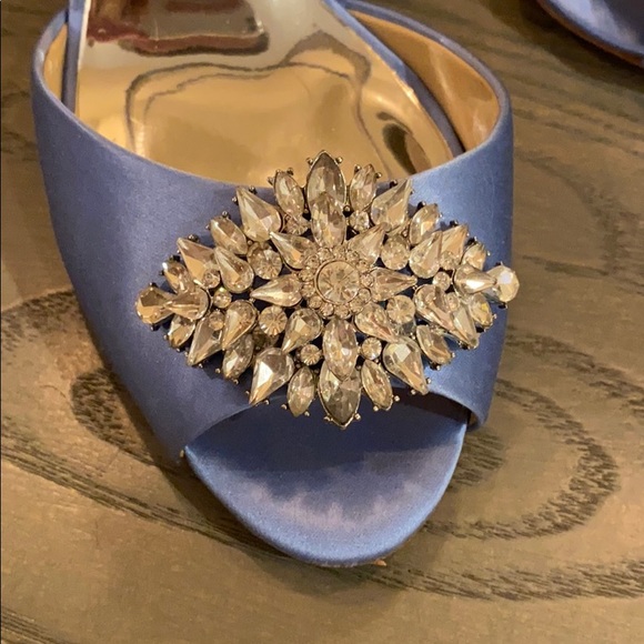 EUC Badgley Mischka Blue Bridal Pumps - Picture 2 of 6